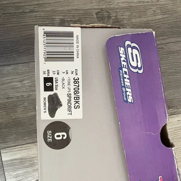NWT Skechers tone ups - Picture 6 of 6